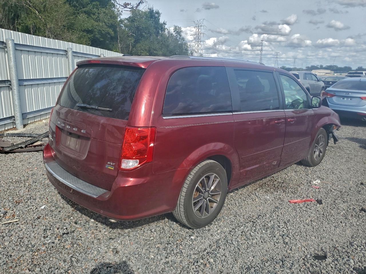 Dodge Caravan Sxt Image 9