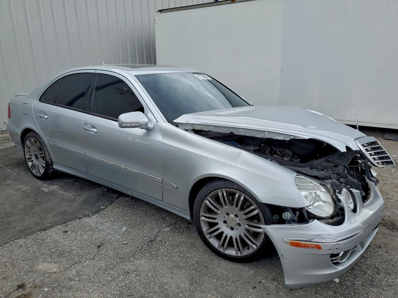 Mercedes-Benz E-Class 350 Image 5