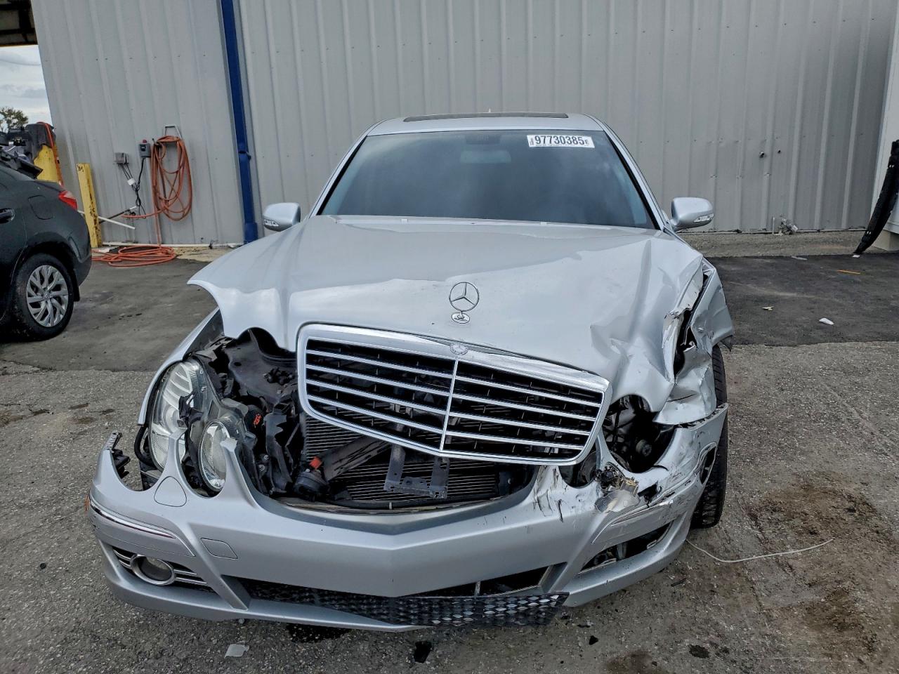 Mercedes-Benz E-Class 350 Image 7