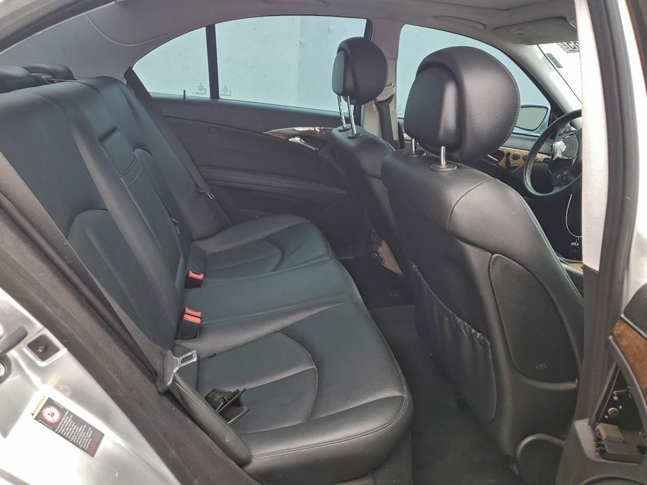 Mercedes-Benz E-Class 350 Image 3