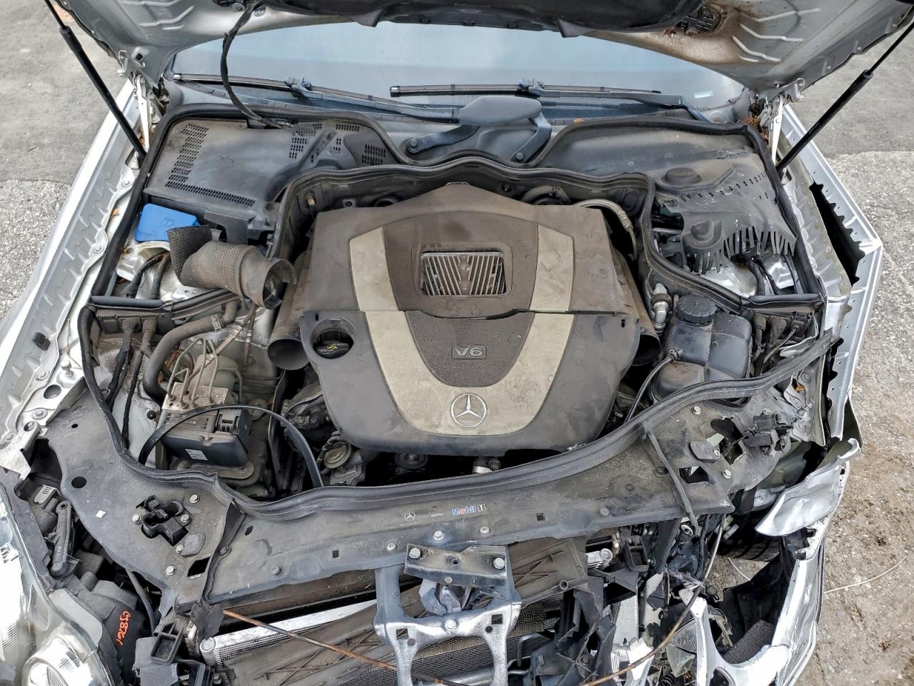 Mercedes-Benz E-Class 350 Image 9