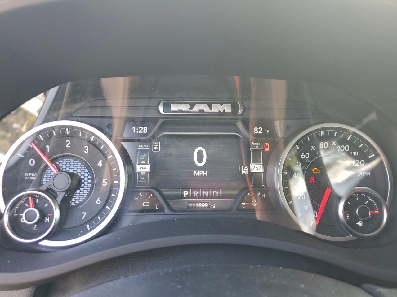 Ram 2500 Tradesman Image 8