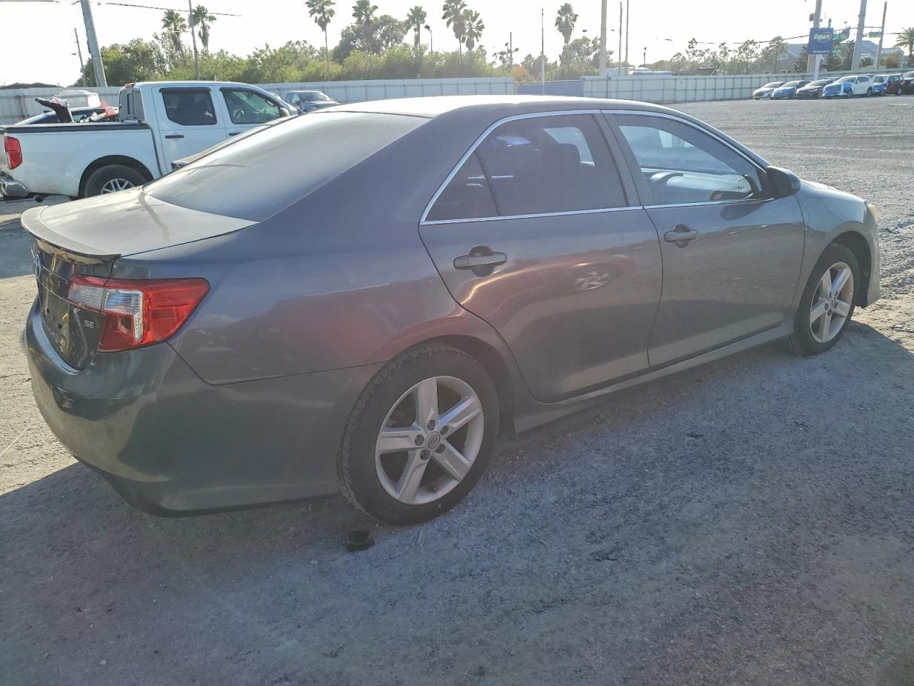 Toyota Camry L Image 5