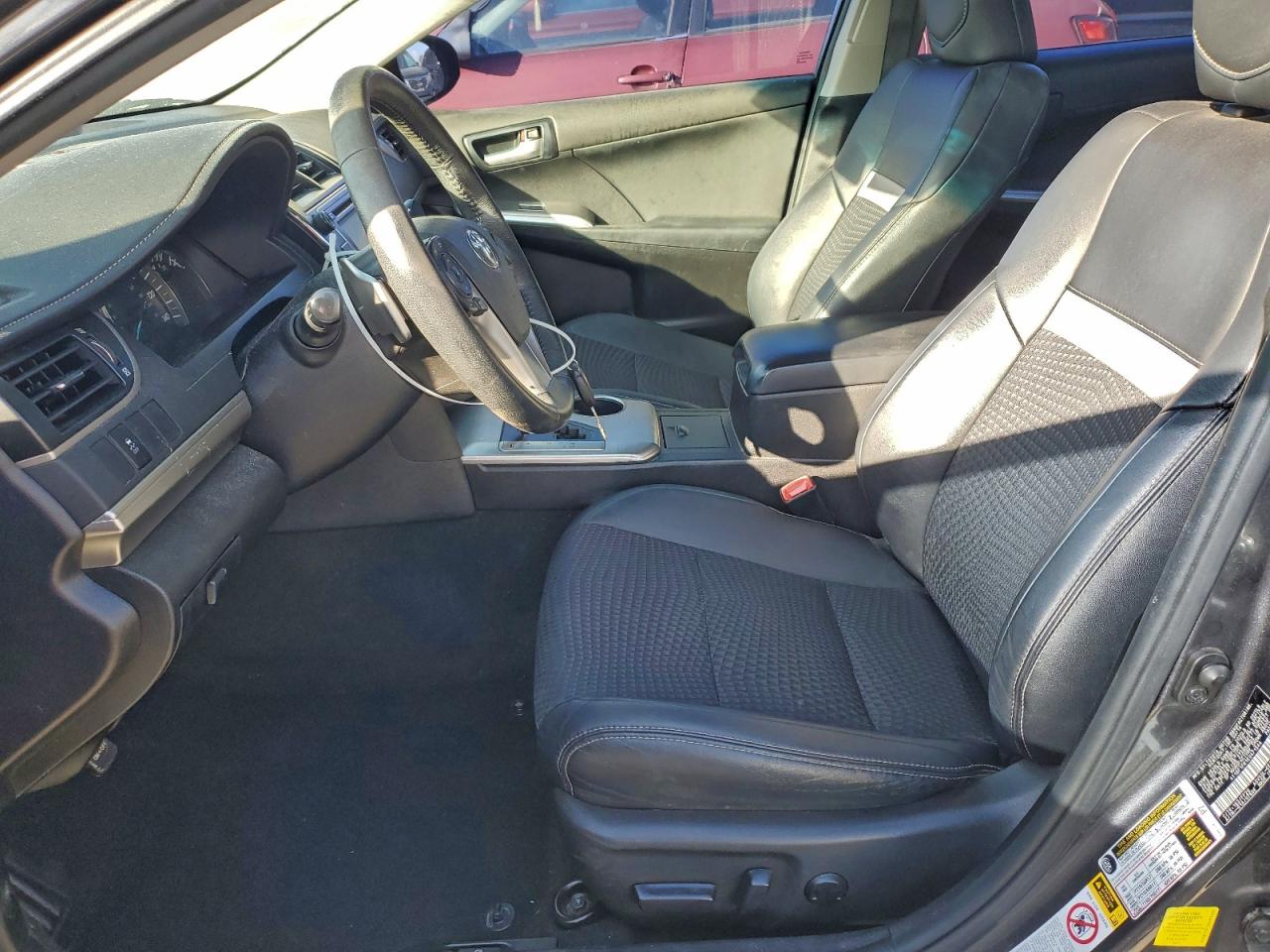 Toyota Camry L Image 2