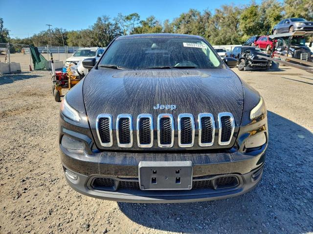 Jeep Grand Cherokee Sport Image 3