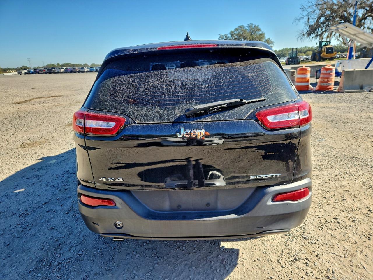 Jeep Grand Cherokee Sport Image 2