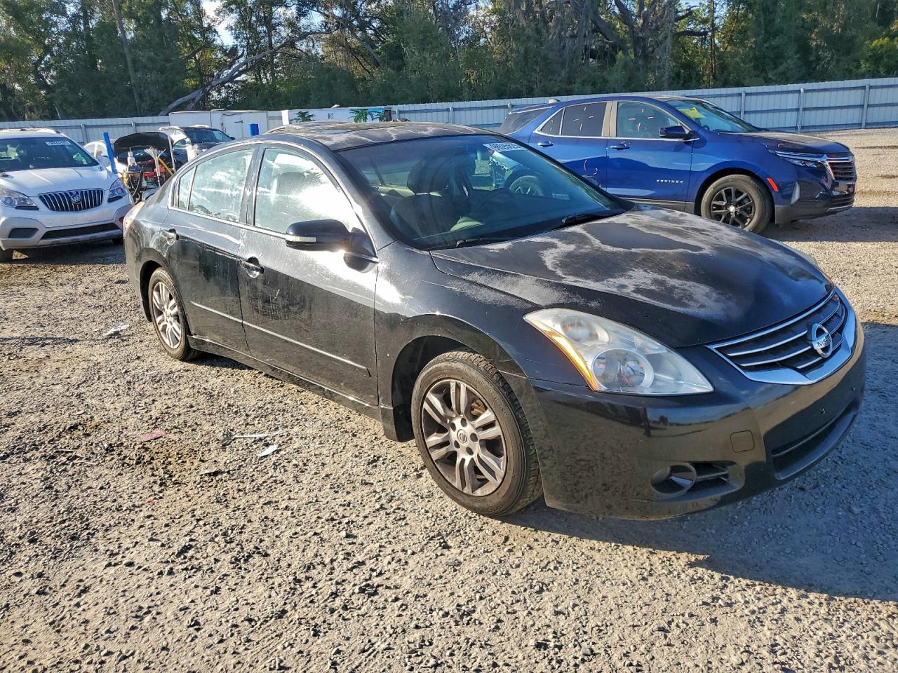 Nissan Altima Base Image 4