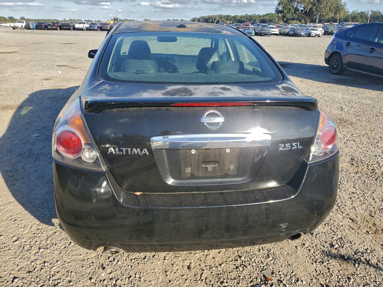 Nissan Altima Base Image 7