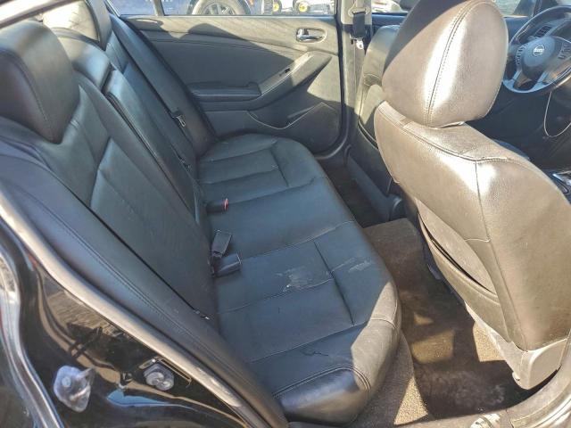 Nissan Altima Base Image 10