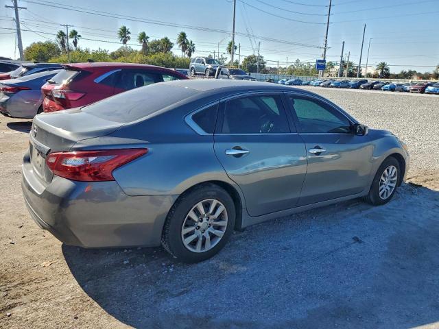 Nissan Altima 2.5 Image 2