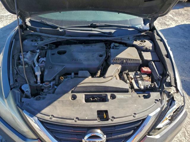 Nissan Altima 2.5 Image 8