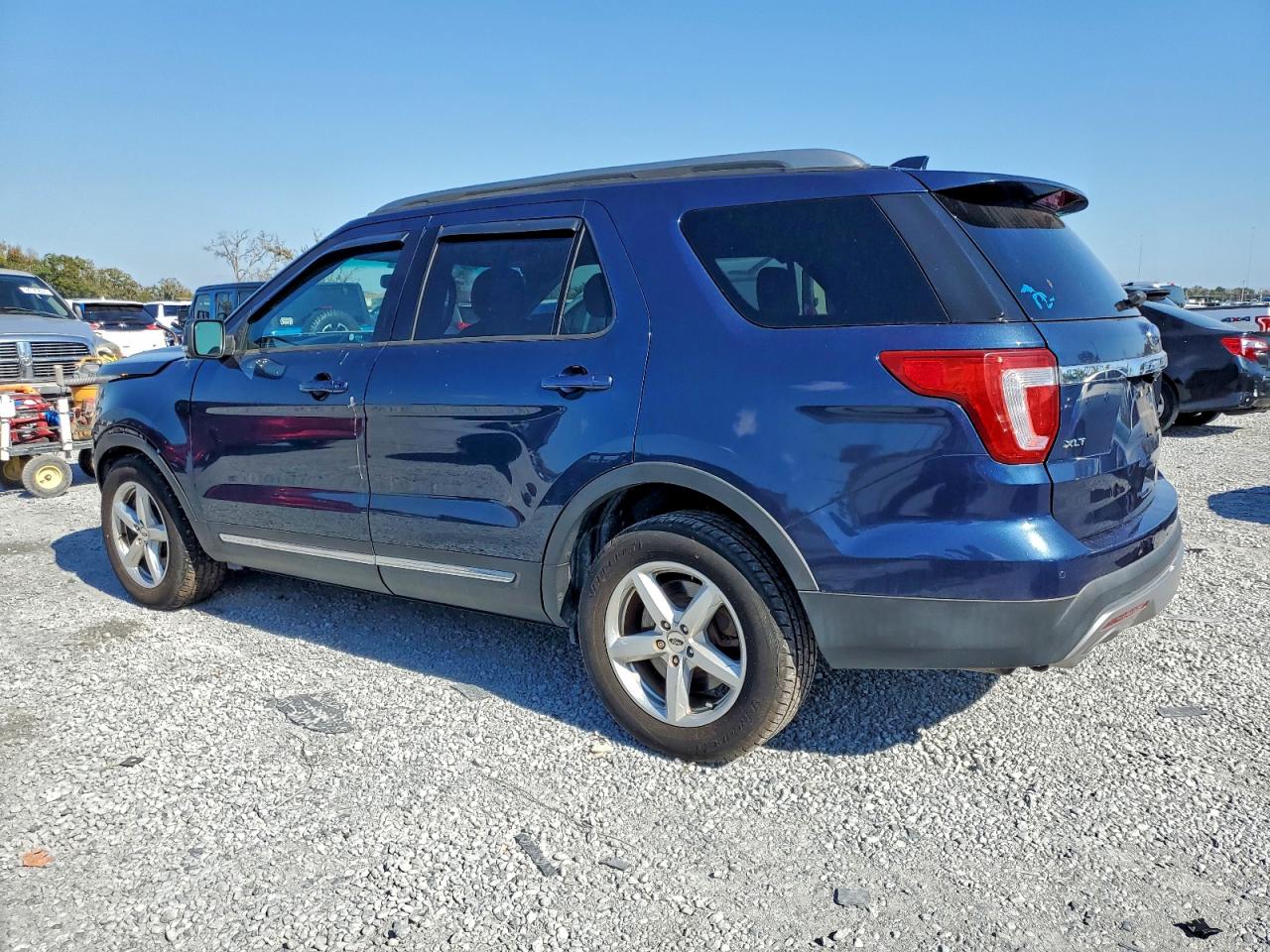 Ford Explorer Xlt Image 13