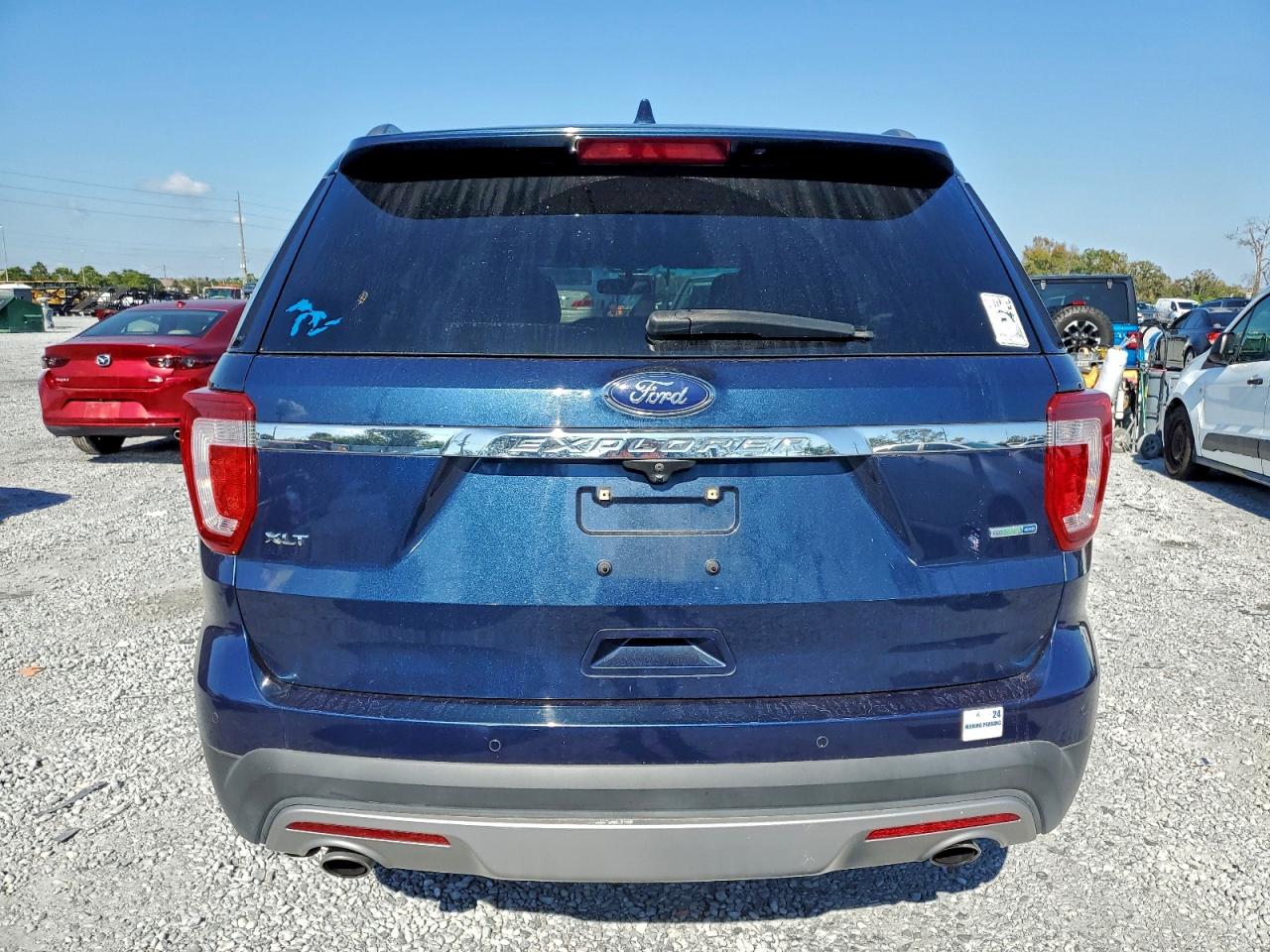 Ford Explorer Xlt Image 3