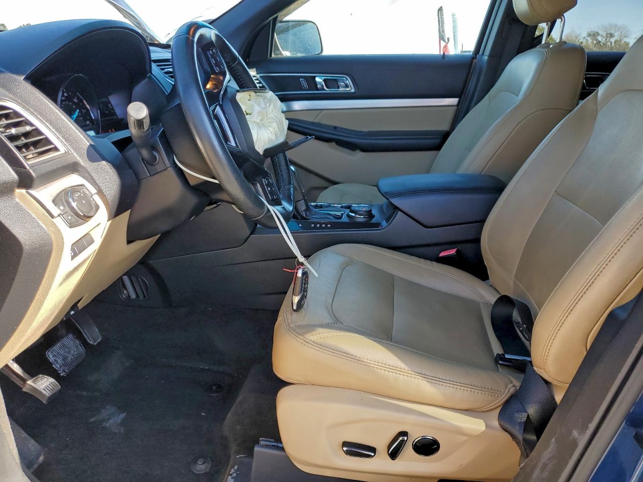 Ford Explorer Xlt Image 12