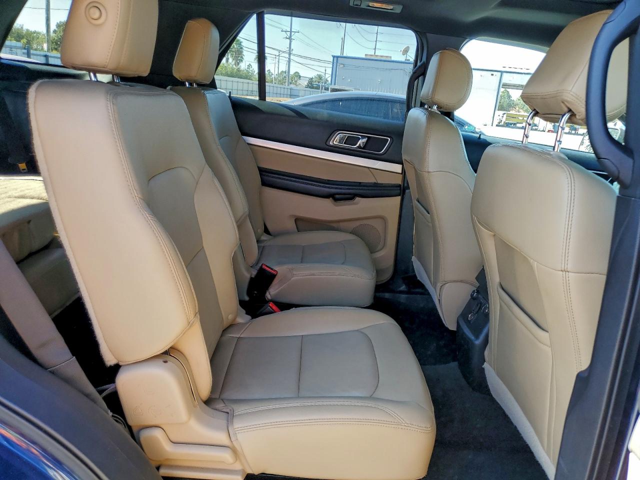 Ford Explorer Xlt Image 5