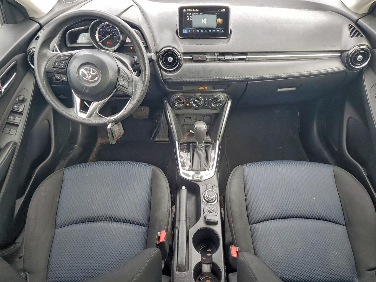 Toyota Yaris Image 5