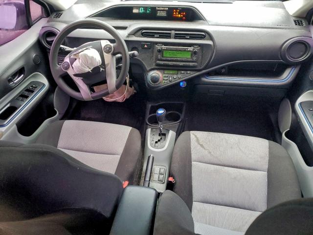 Toyota Prius Image 11