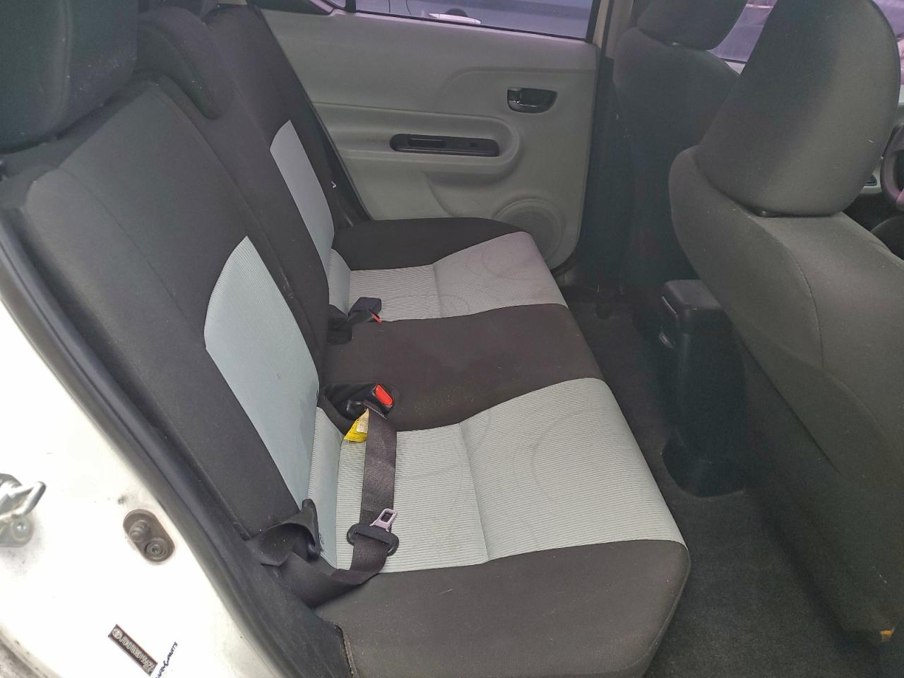 Toyota Prius Image 10