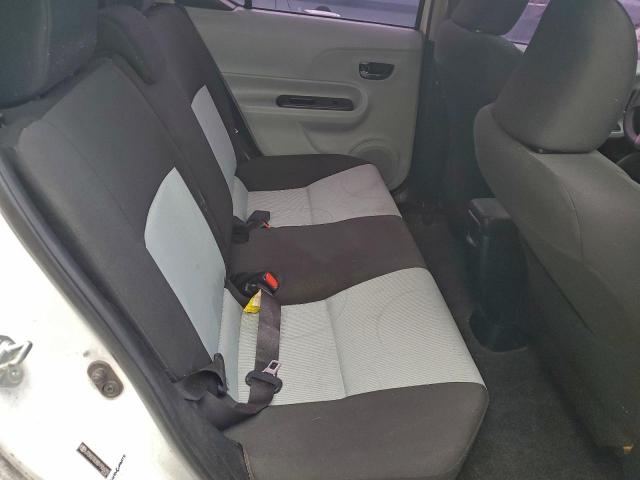 Toyota Prius Image 10