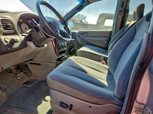 Chrysler Minivan Touring Image 7