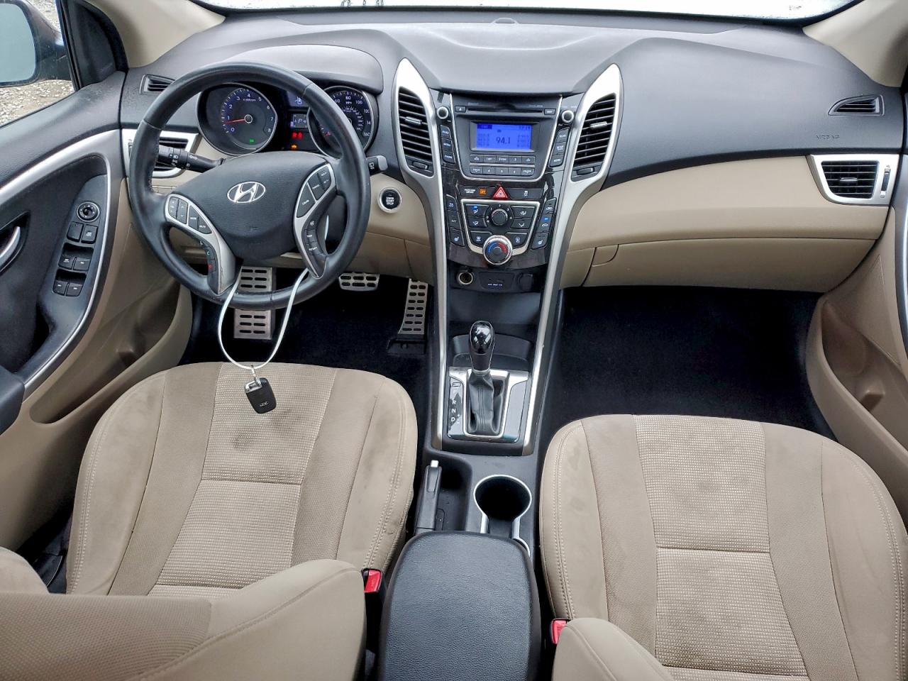 Hyundai ELANTRA Image 12
