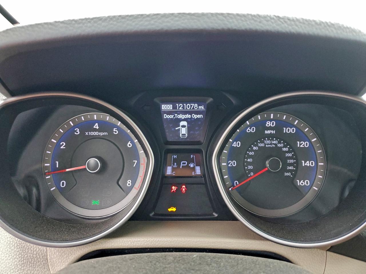 Hyundai ELANTRA Image 4