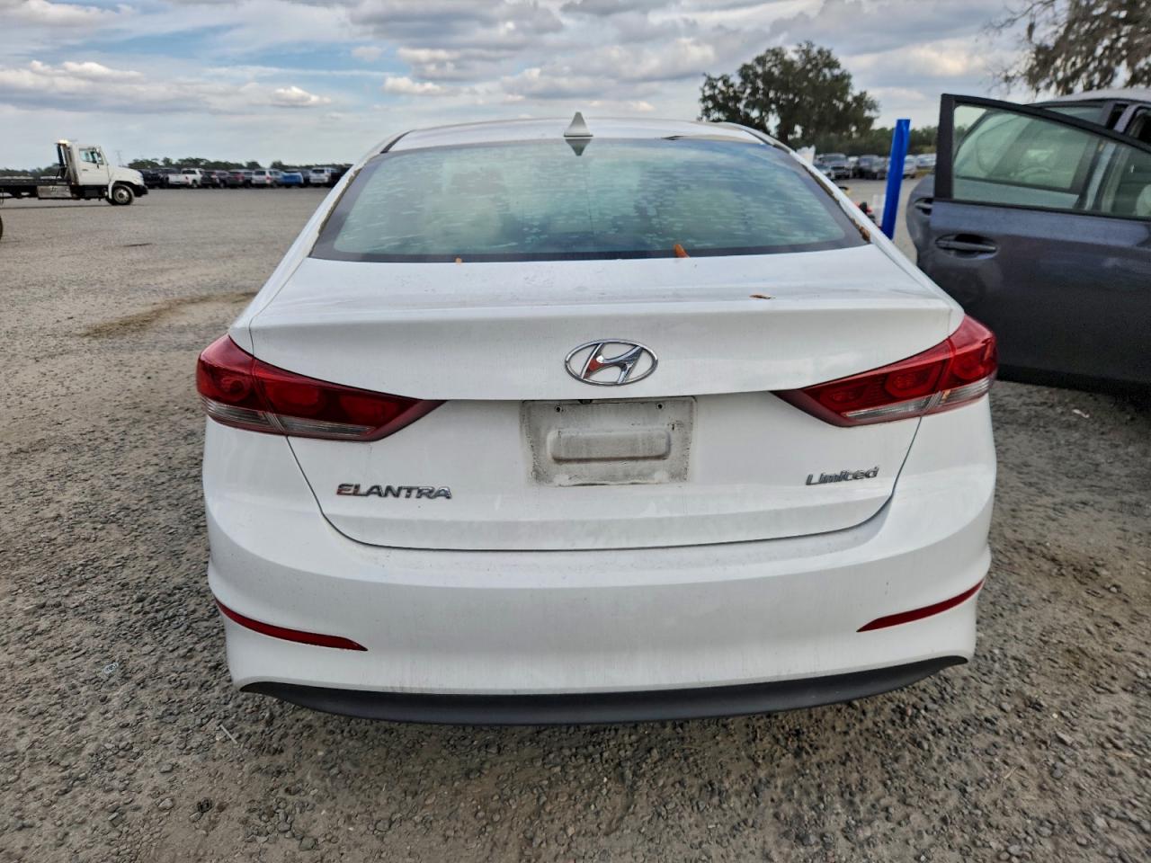 Hyundai ELANTRA Se Image 6