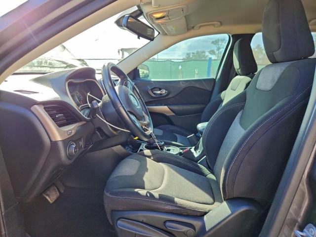 Jeep Grand Cherokee Latitude Image 5