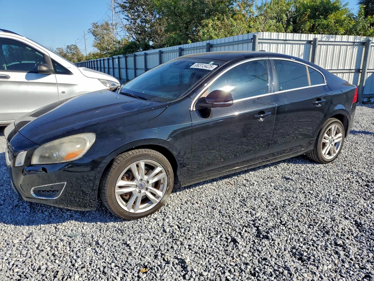 Volvo S60 T5 Image 1