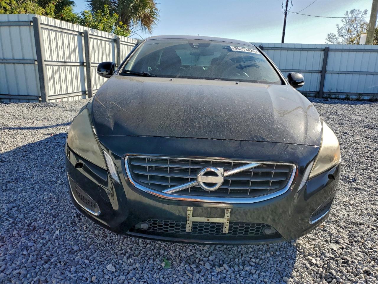 Volvo S60 T5 Image 9