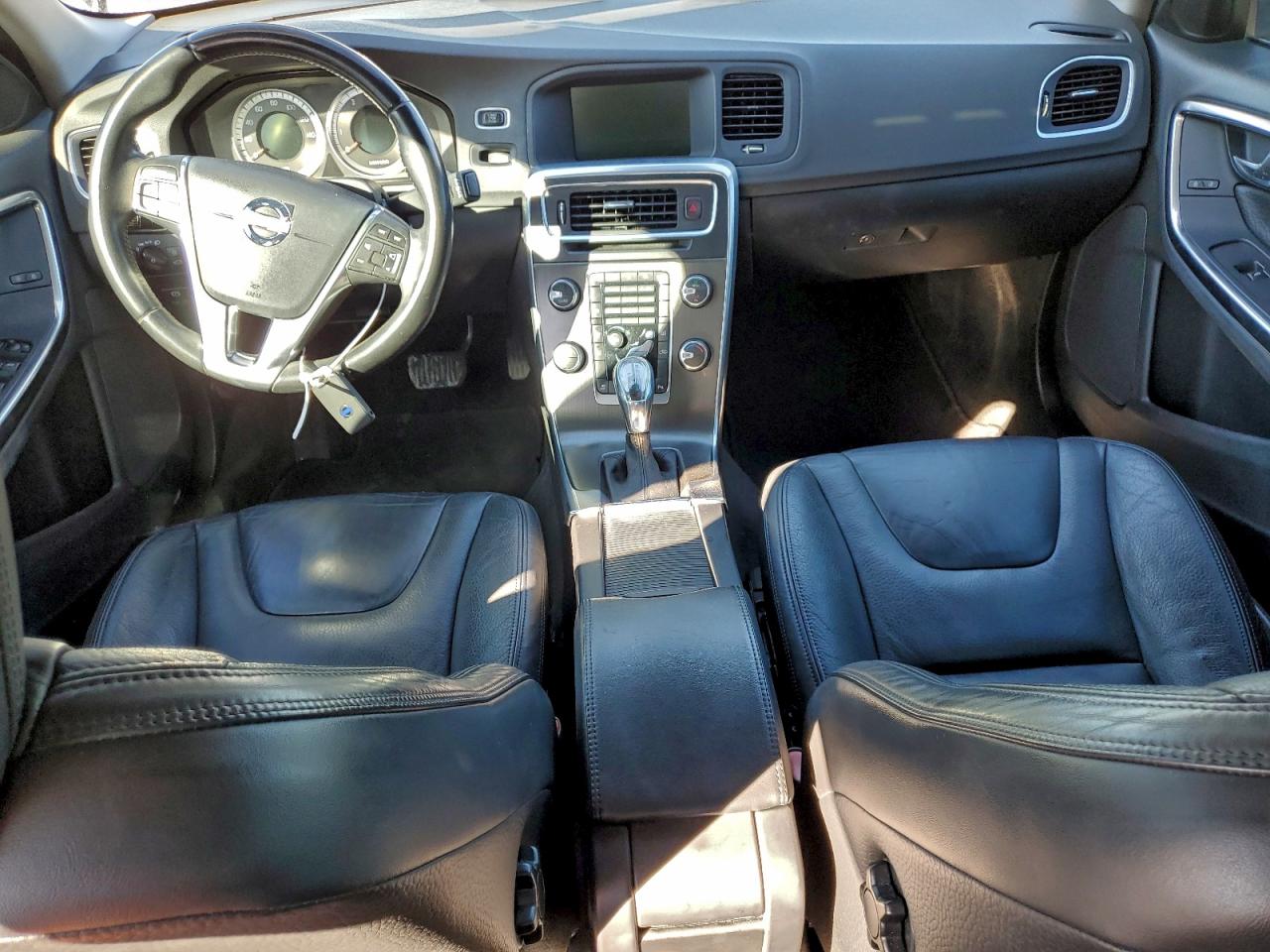 Volvo S60 T5 Image 2