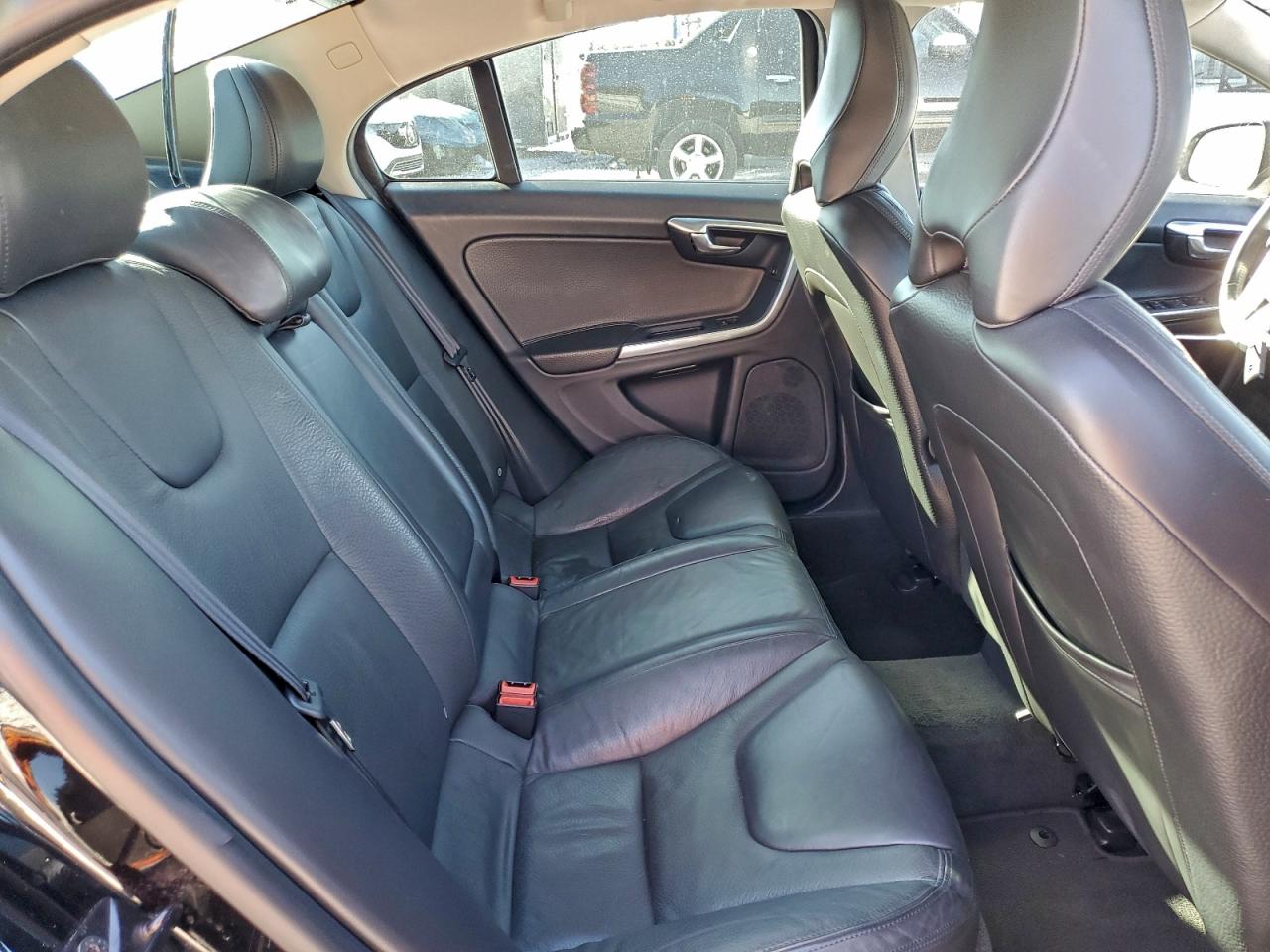 Volvo S60 T5 Image 3