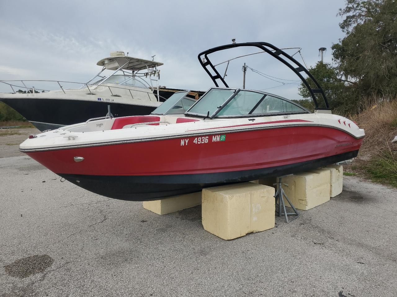 Chaparral Boat Image 2