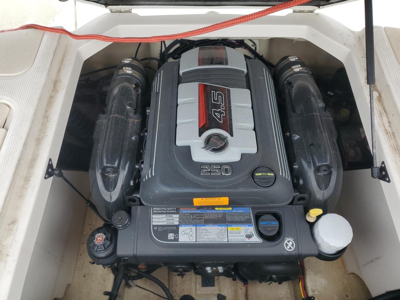 Chaparral Boat Image 4