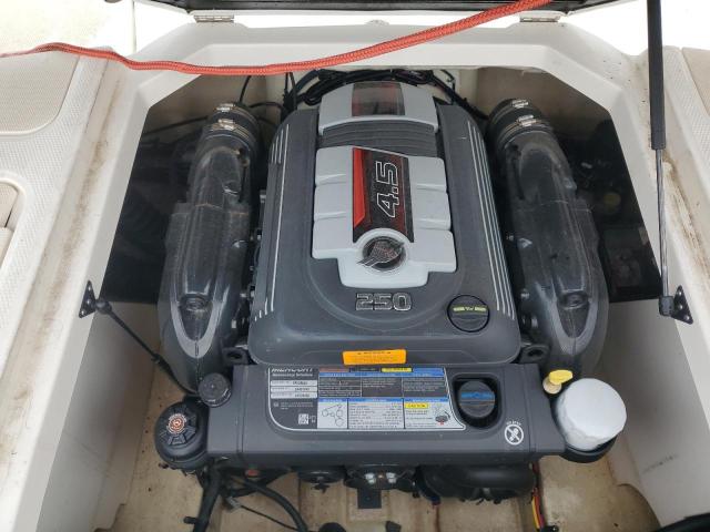 Chaparral Boat Image 4