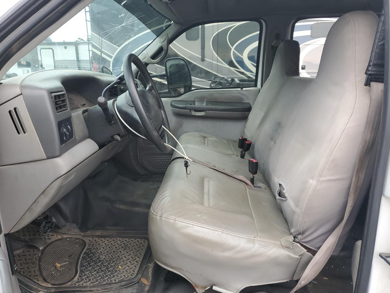 Ford F-530 Super Duty Image 8