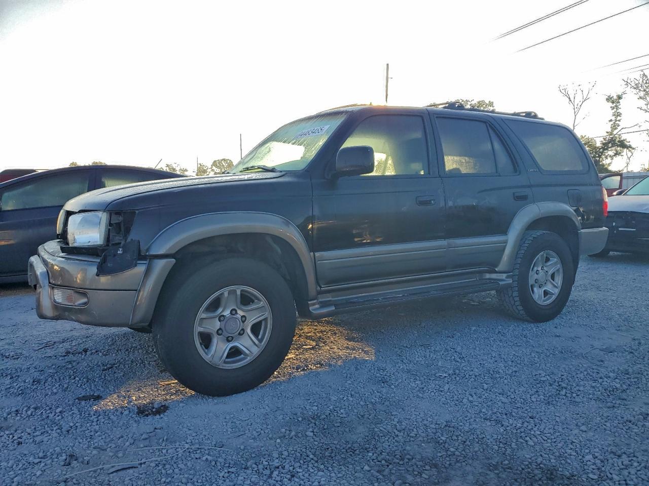 Toyota 4Runner Limited Image 1