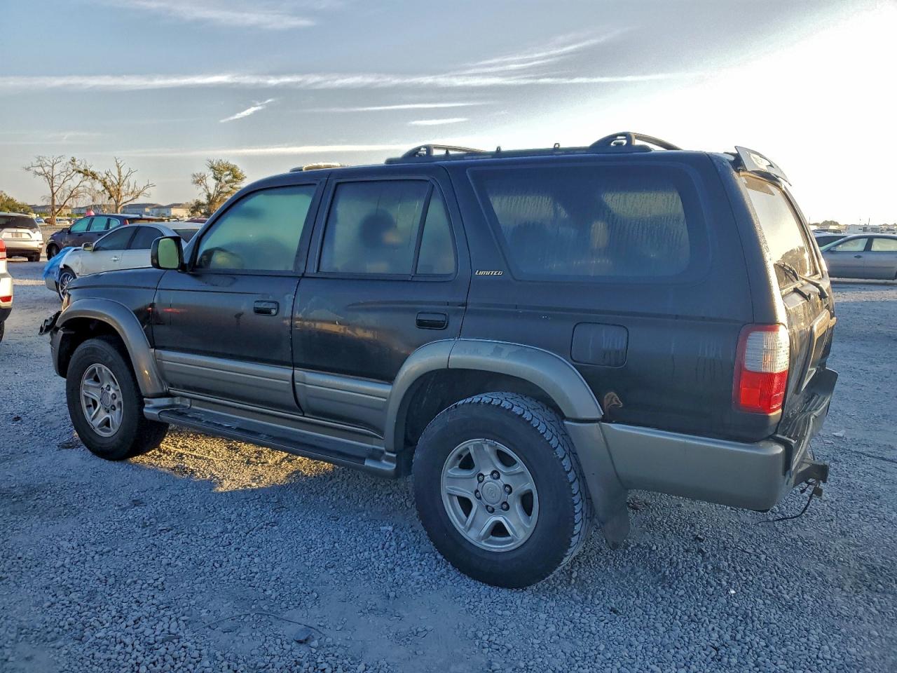 Toyota 4Runner Limited Image 5