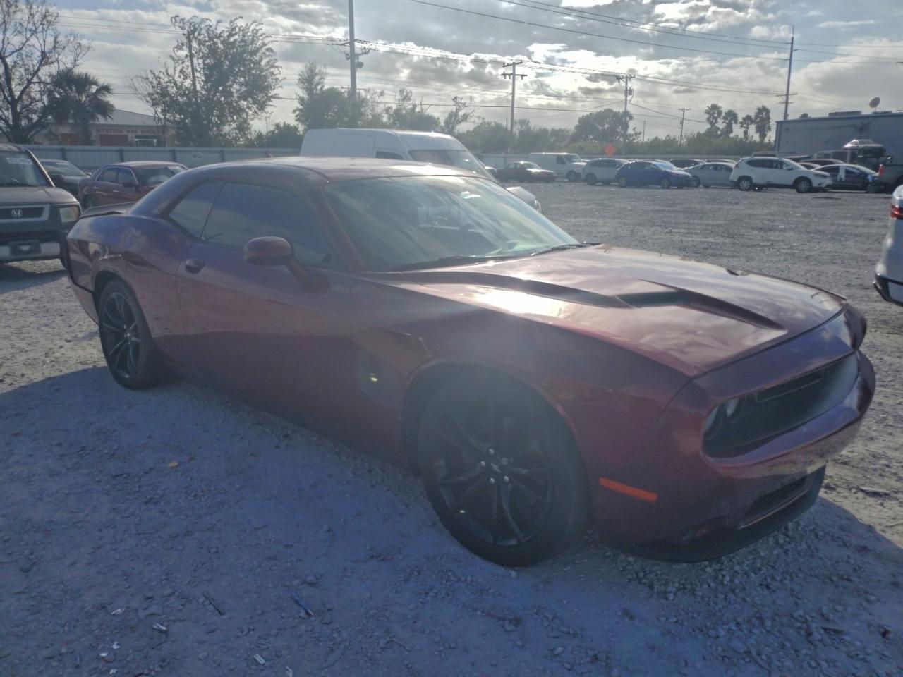 Dodge Challenger Sxt Image 2