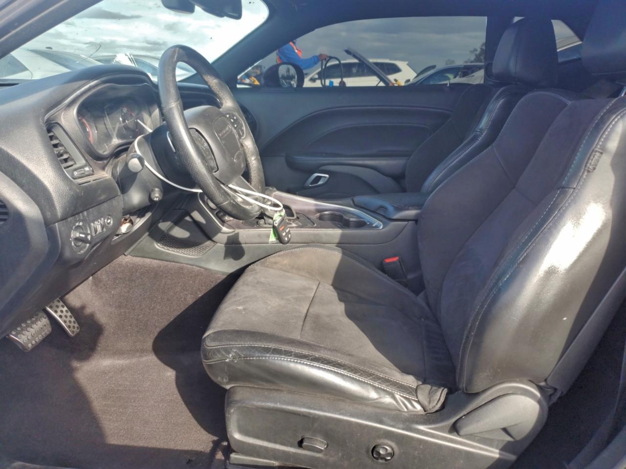 Dodge Challenger Sxt Image 12