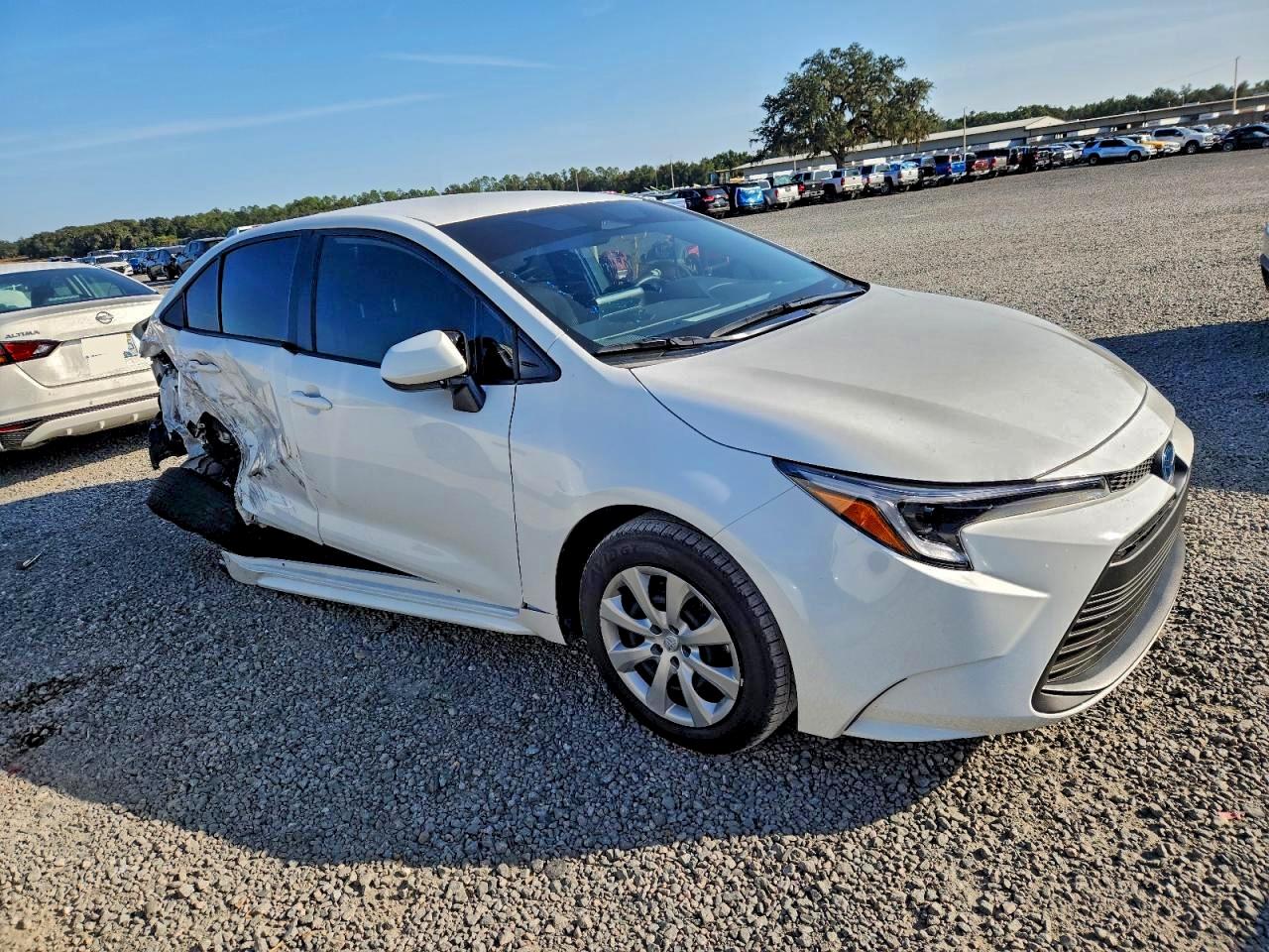 Toyota Corolla Le Image 12