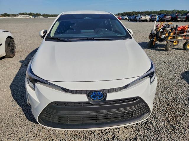 Toyota Corolla Le Image 6