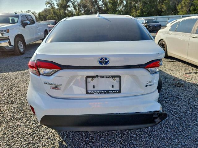 Toyota Corolla Le Image 3