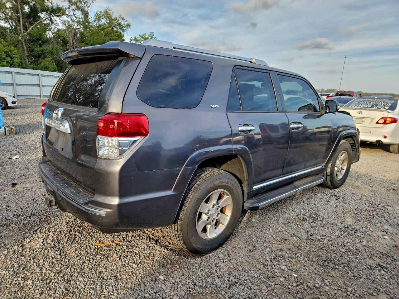 Toyota 4Runner Sr5 Image 2