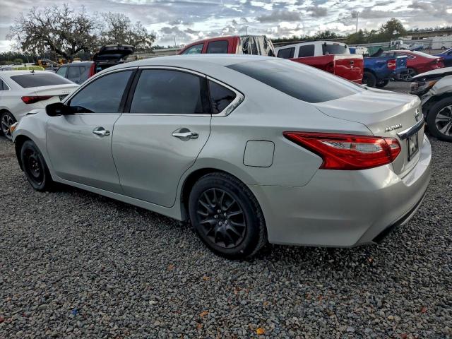 Nissan Altima 2.5 Image 8