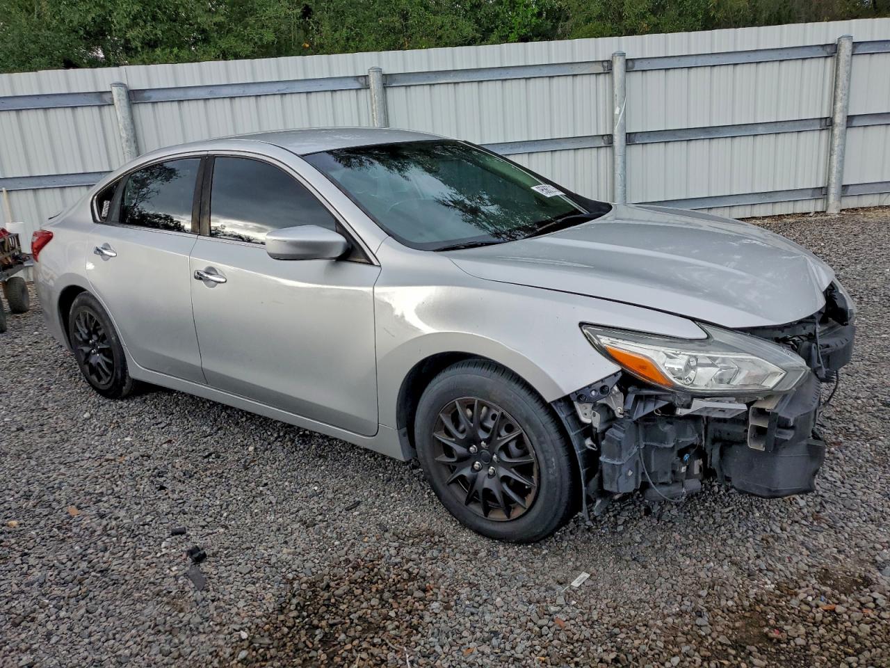 Nissan Altima 2.5 Image 3