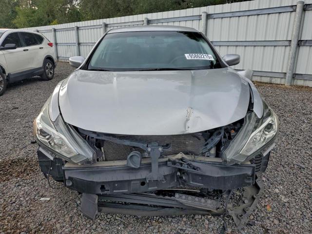 Nissan Altima 2.5 Image 10