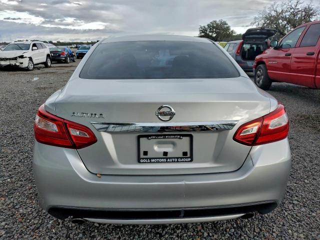 Nissan Altima 2.5 Image 4