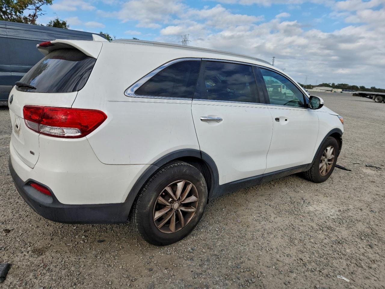 Kia Sorento Lx Image 2