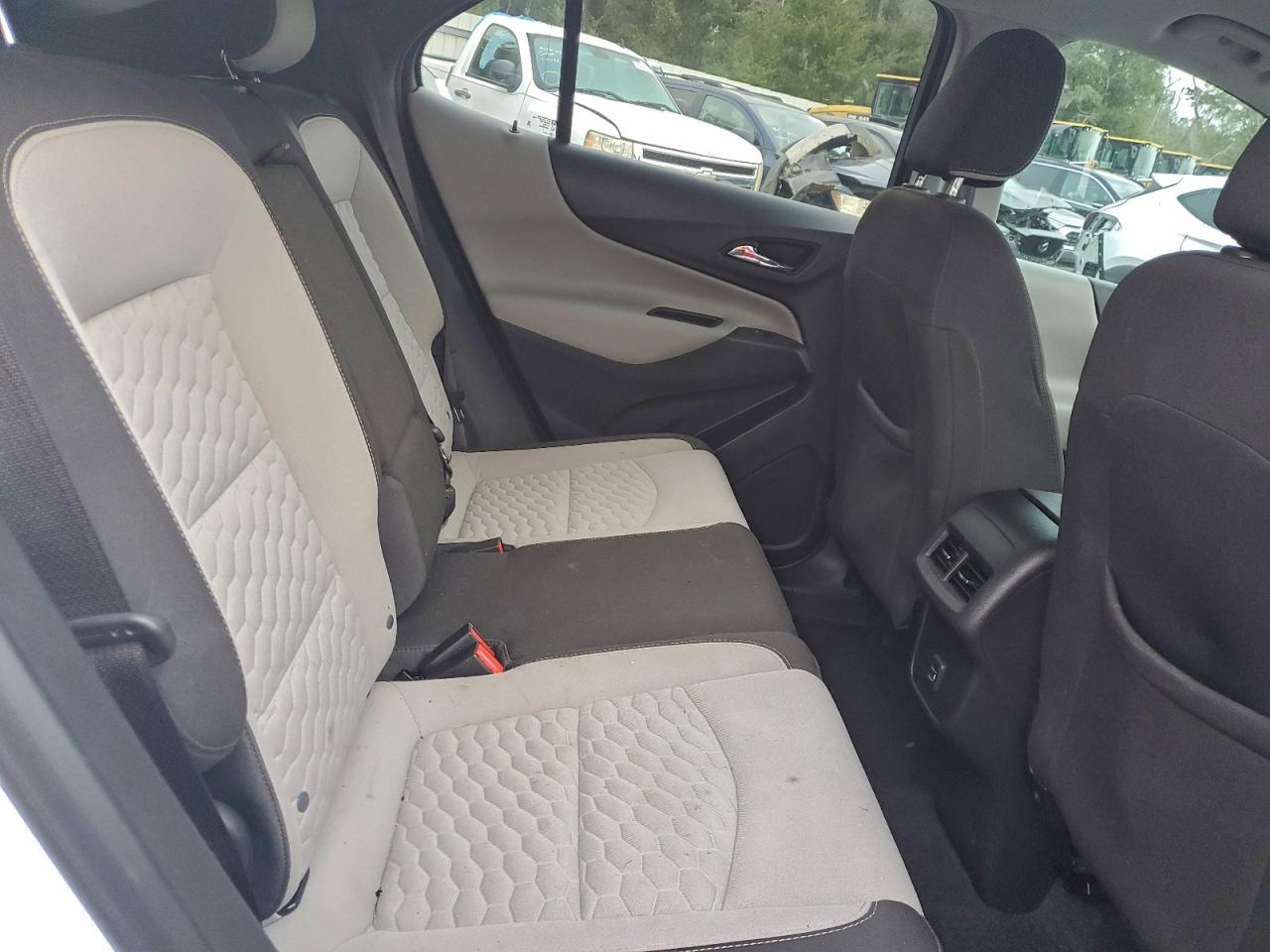 Chevrolet Equinox Ls Image 3